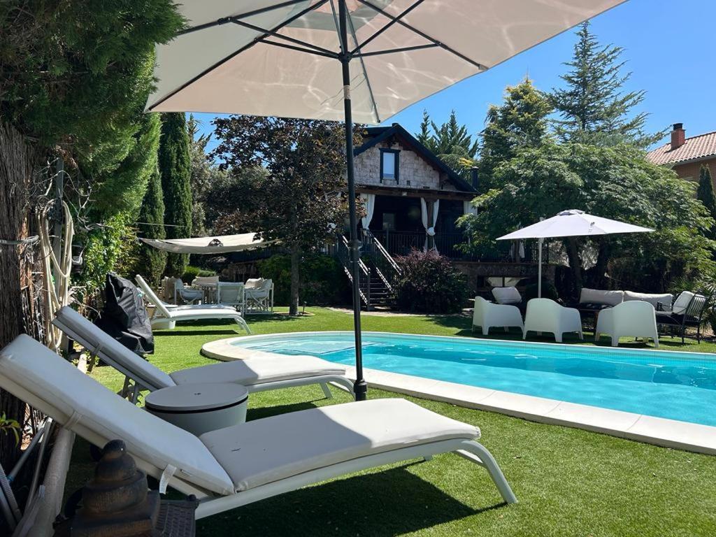 Villa La Amapola à Valdemorillo Extérieur photo